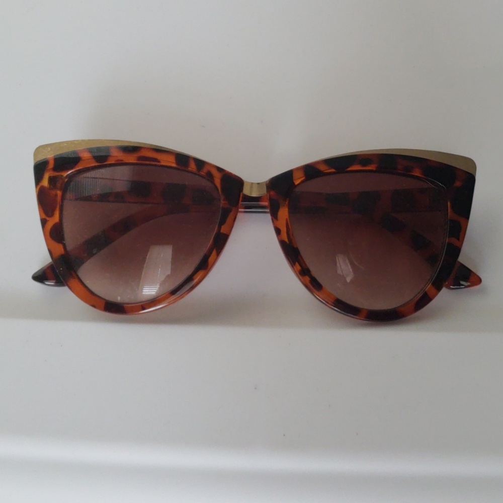 Tortoise shell and Gold Cat-eye sunglasses